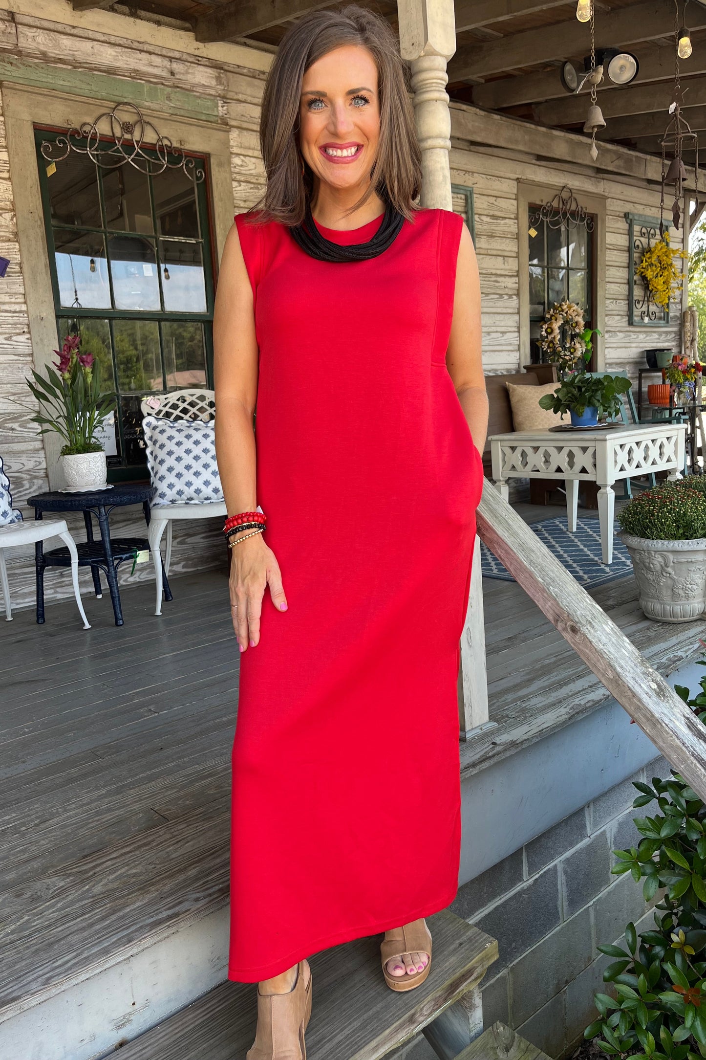 Gina Sleeveless Midi Dress | Red