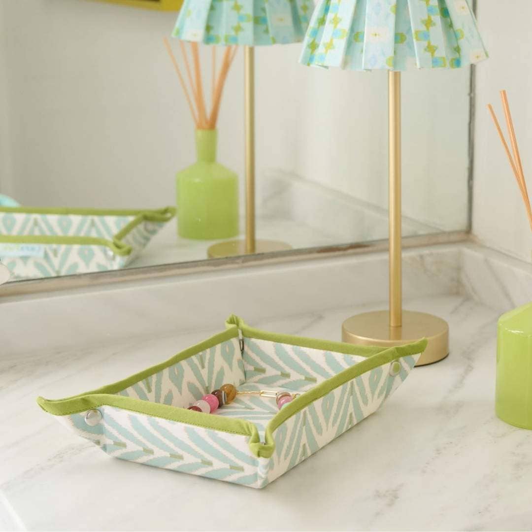 Laura Park Snap Tray | 
Petite Frond Blue