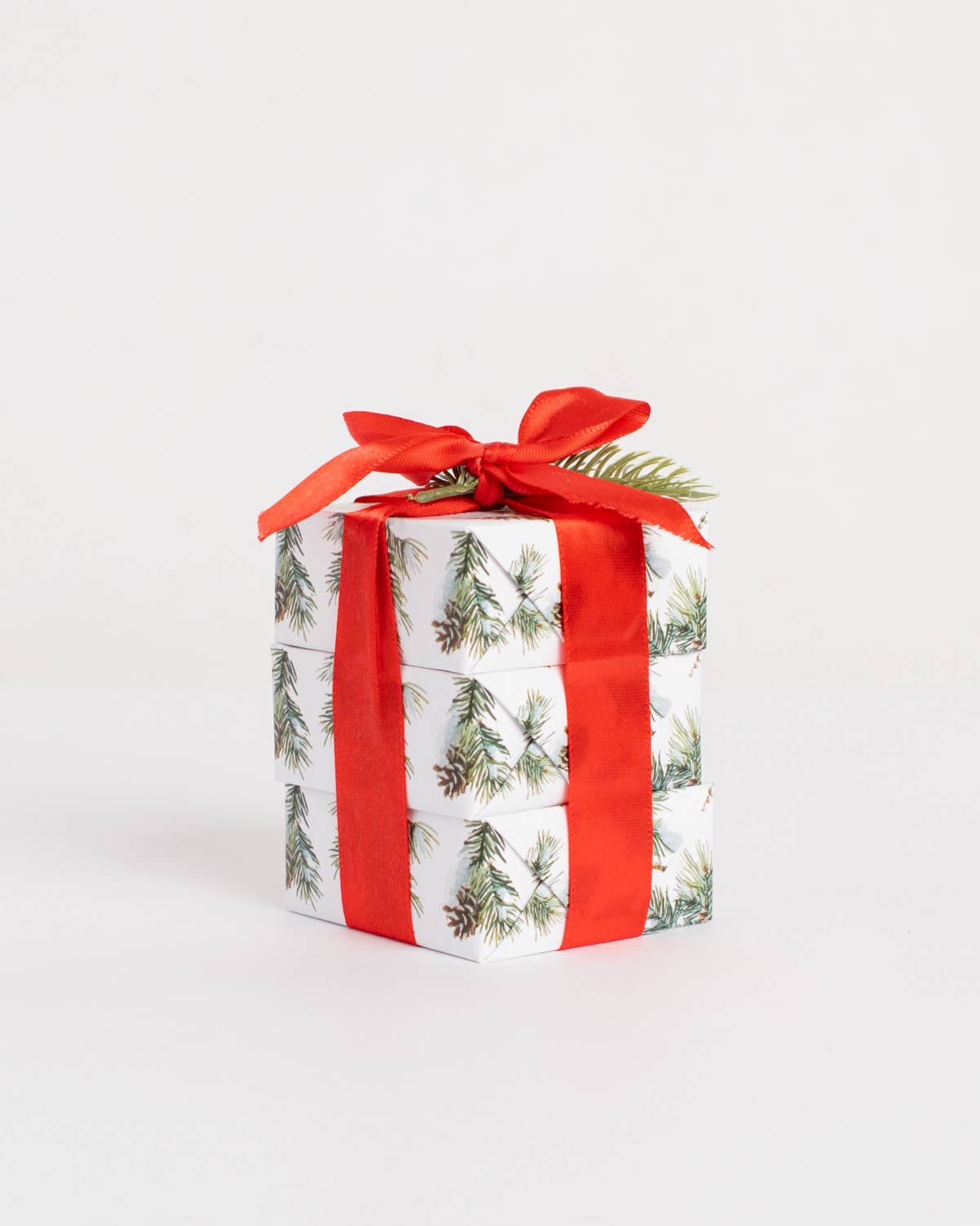 The Royal Standard - Evergreen Christmas Bar Soap Gift Set   White   2.5x3x2.25   Set of 3