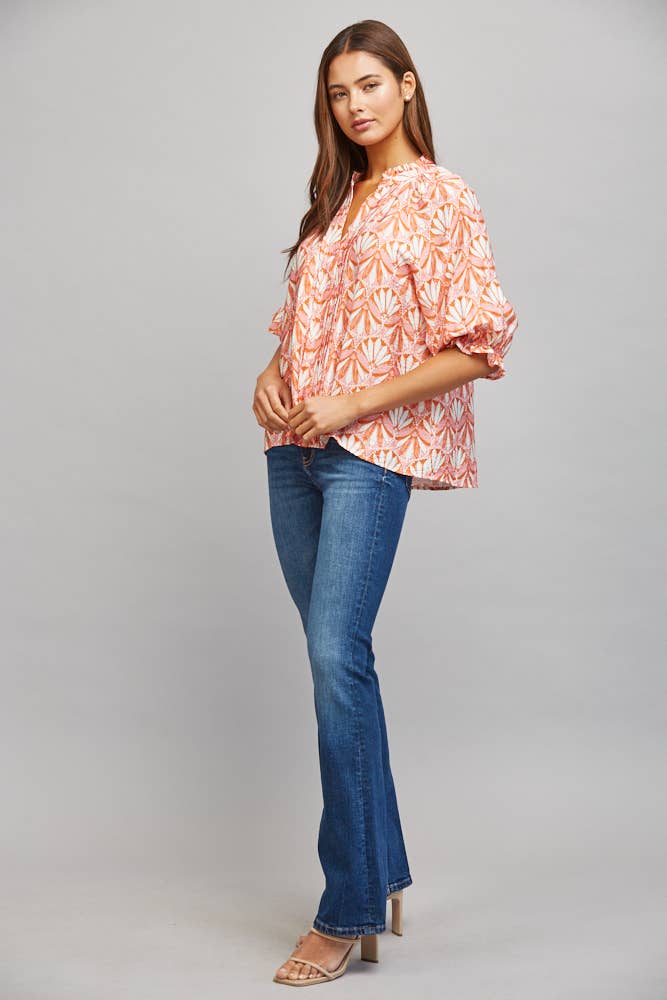 FATE - GEO PRINT RUFFLED STAND COLLAR SHORT SLV BLOUSE FT22326: CREAM MULTI / M